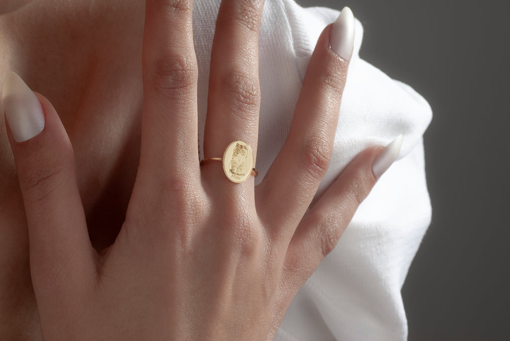 Personalized 14K Gold Pet Portrait Signet Ring – Engraved from Your Photo