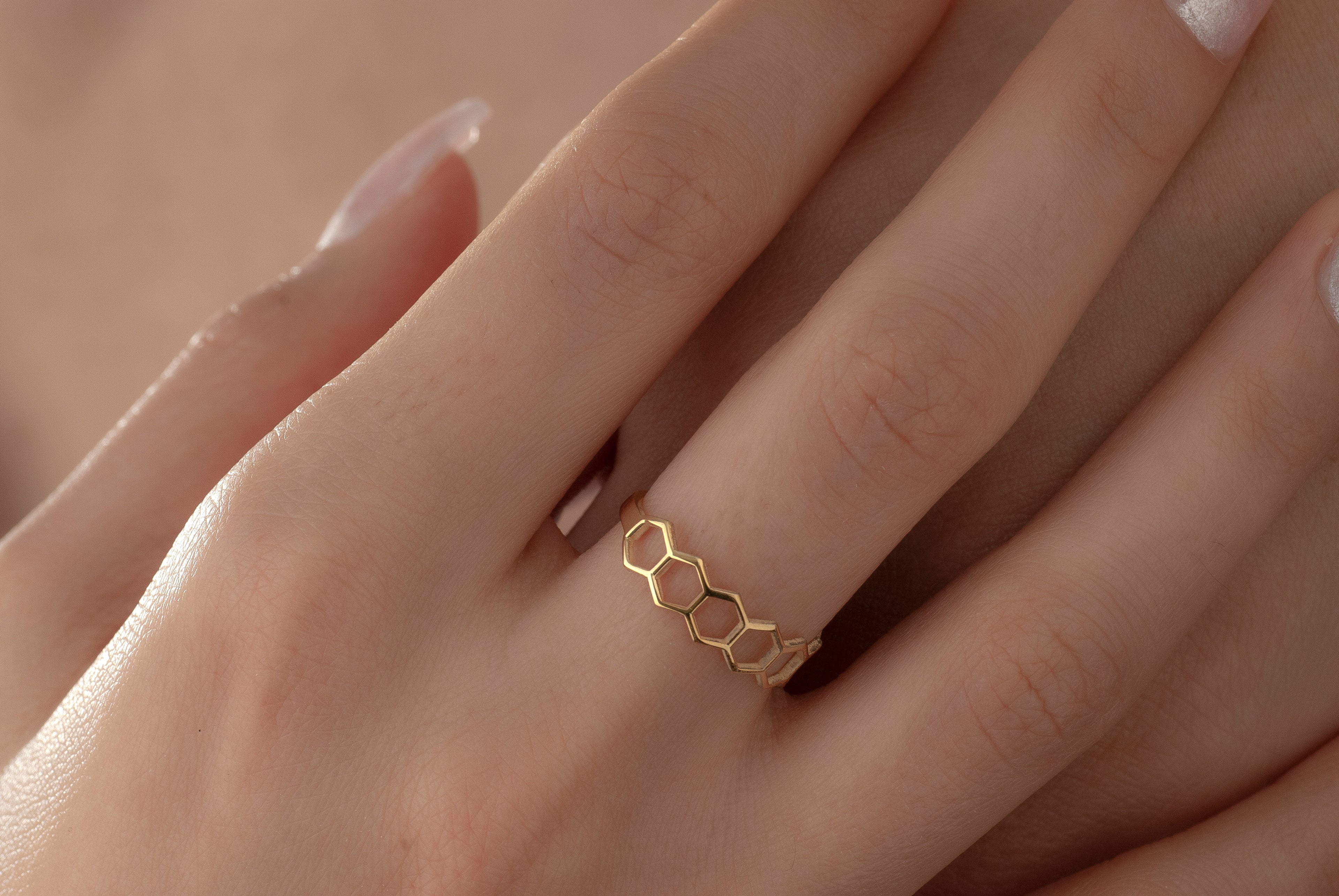 Honeycomb ring presented in Jovelle jewelry box