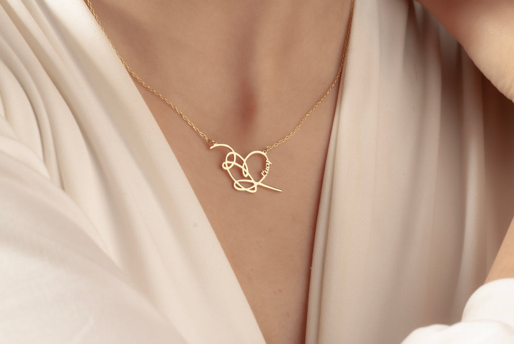 Personalized heart name necklace in solid 14K yellow gold
