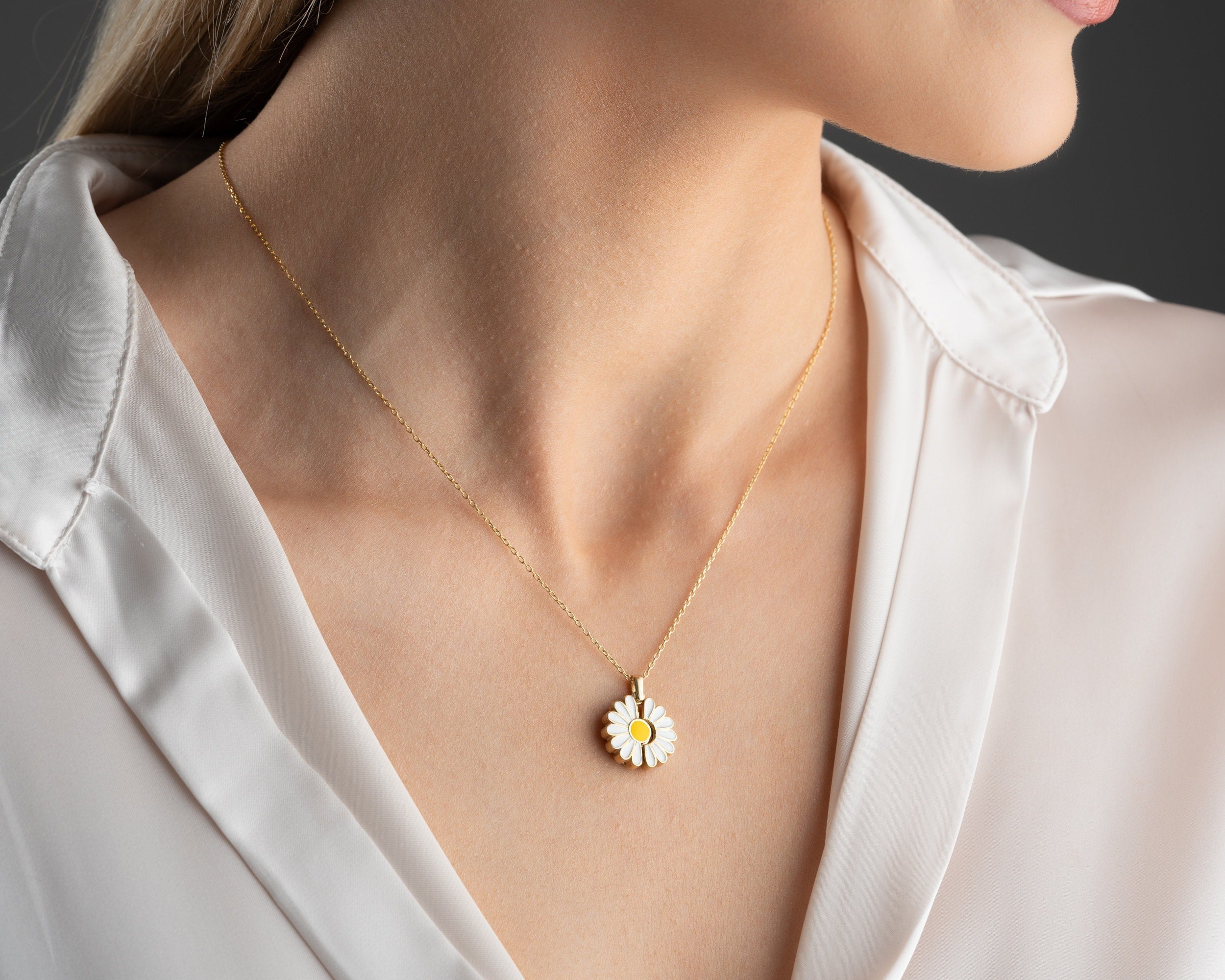 Daisy Bloom Secret Necklace, Personalized 925 Silver Necklace, Personalized Gold Daisy Name Necklace, Dainty Charm Pendant, Daisy Pendant