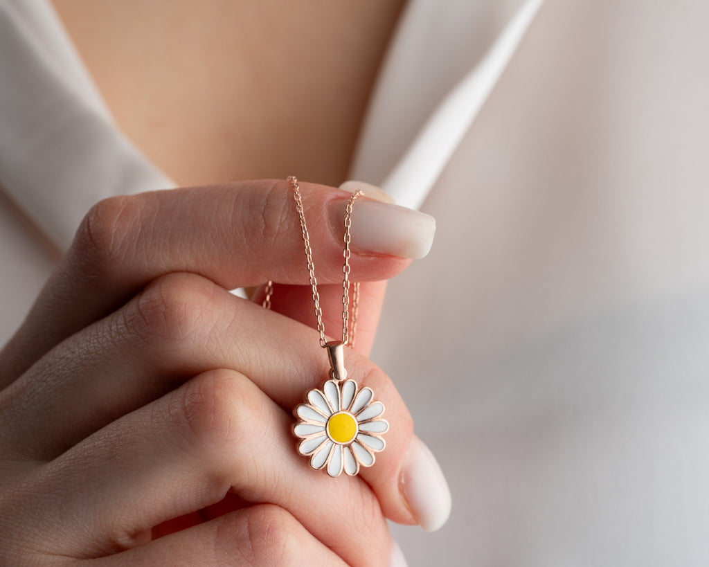 Daisy Bloom Secret Necklace, Personalized 925 Silver Necklace, Personalized Gold Daisy Name Necklace, Dainty Charm Pendant, Daisy Pendant