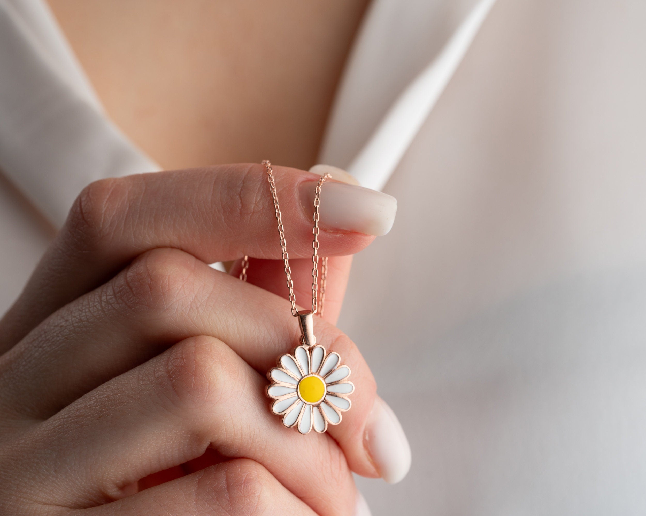Daisy Bloom Secret Necklace, Personalized 925 Silver Necklace, Personalized Gold Daisy Name Necklace, Dainty Charm Pendant, Daisy Pendant