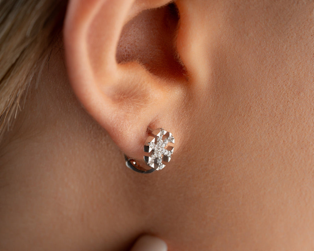 Sterling Silver Snowflake Stud Earrings, Hypoallergenic stud earrings, Snow Earrings, Dainty Earrings, Winter Earrings, Mothers Day Gift