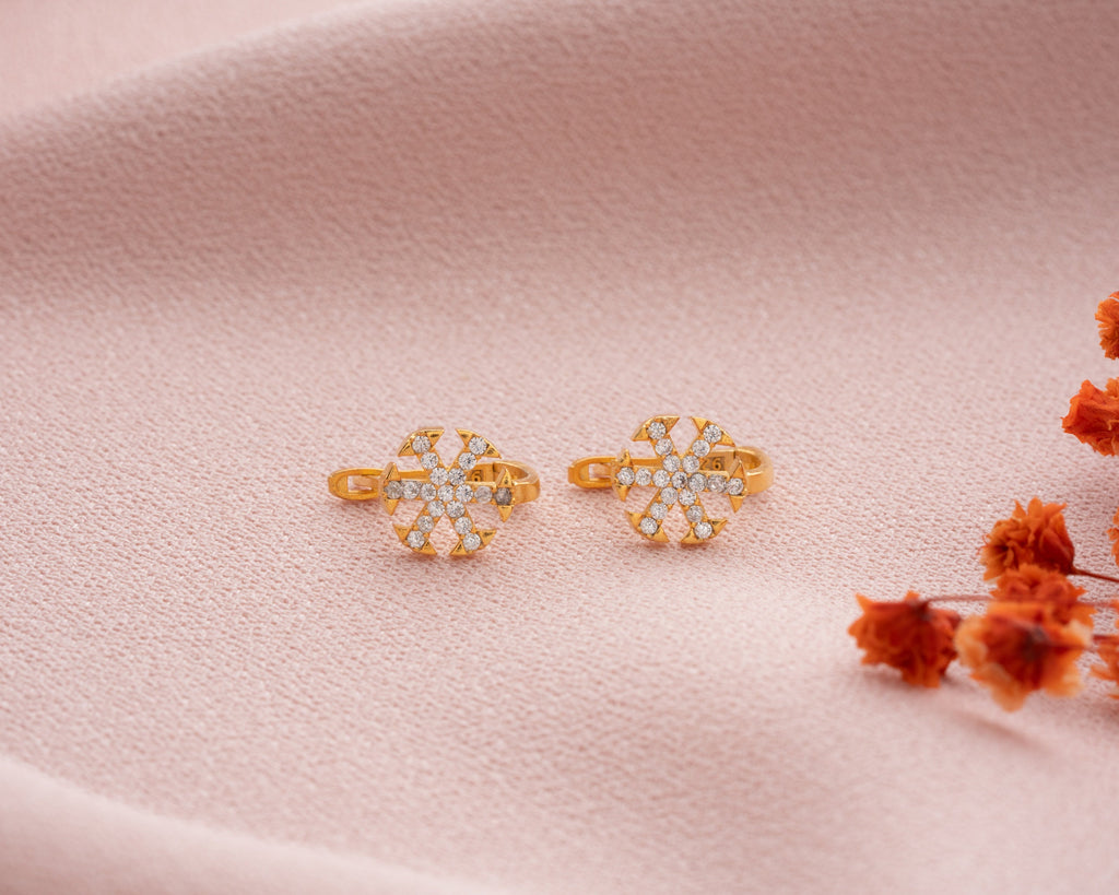 Sterling Silver Snowflake Stud Earrings, Hypoallergenic stud earrings, Snow Earrings, Dainty Earrings, Winter Earrings, Mothers Day Gift