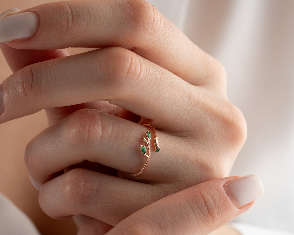 Chic Adjustable Olive Branch Ring with Green Gemstone, Nature Inspired Ring, Ivy Ring For Women, Unique Ring Gift, Tree branch ring