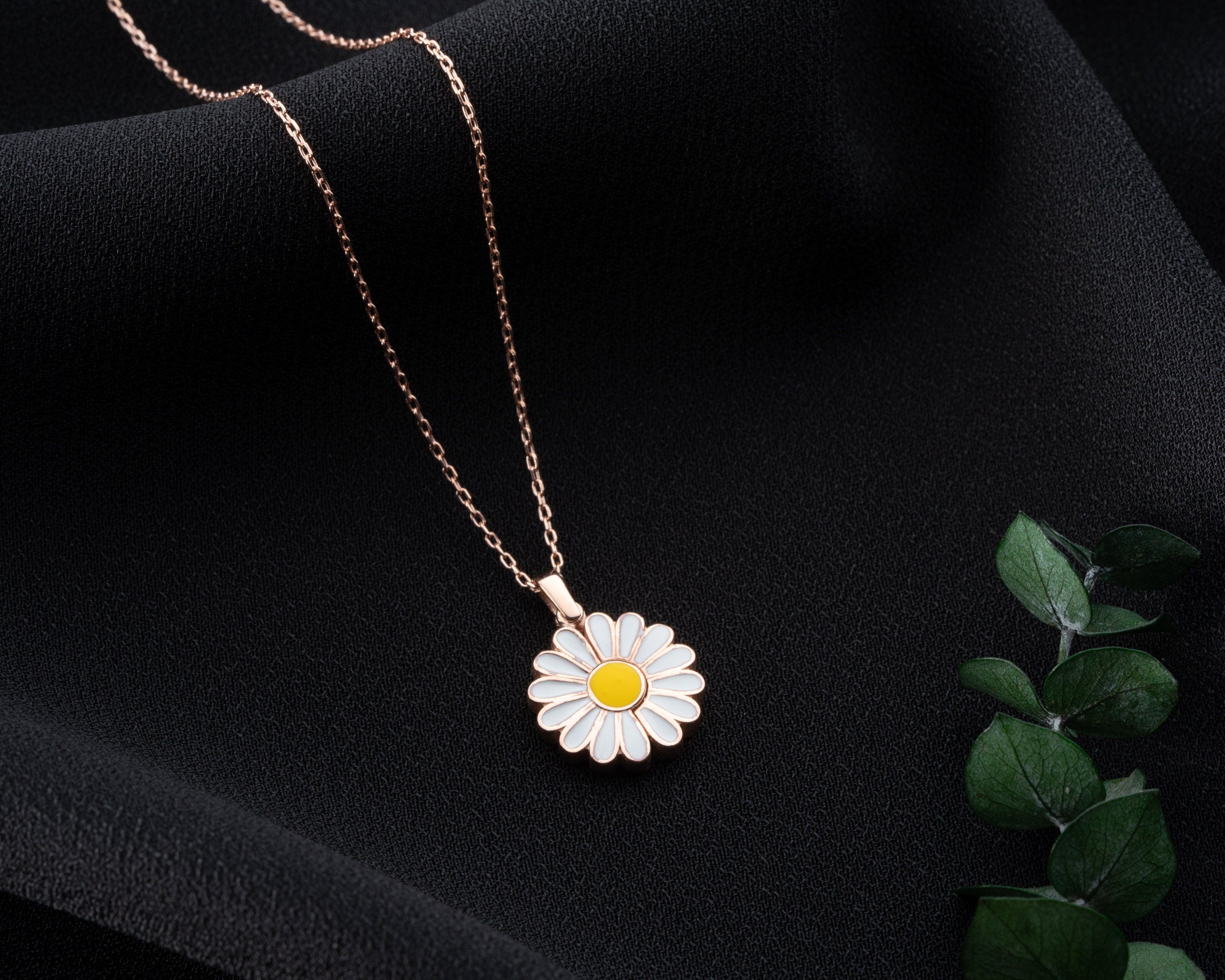 Daisy Bloom Secret Necklace, Personalized 925 Silver Necklace, Personalized Gold Daisy Name Necklace, Dainty Charm Pendant, Daisy Pendant