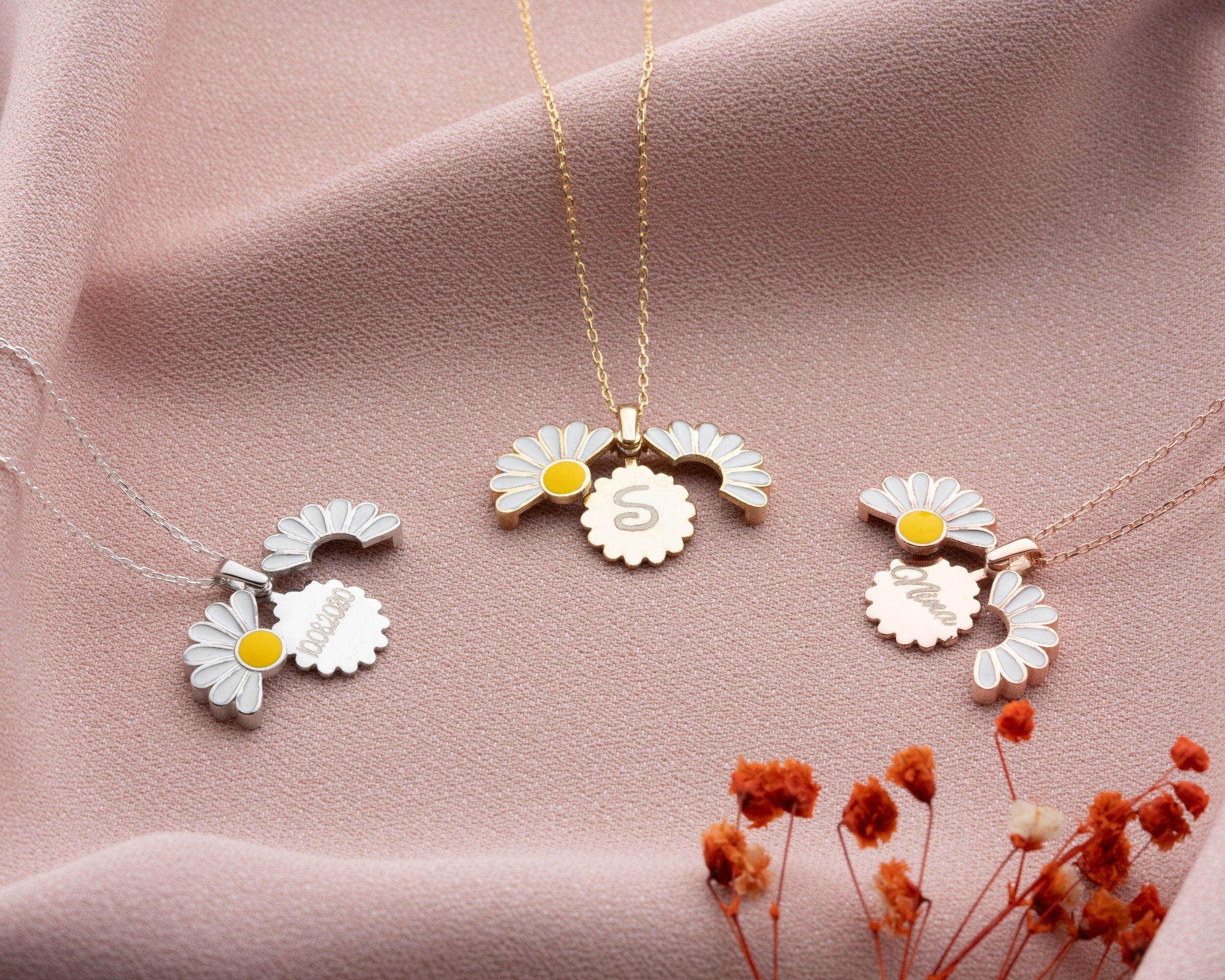 Daisy Bloom Secret Necklace, Personalized 925 Silver Necklace, Personalized Gold Daisy Name Necklace, Dainty Charm Pendant, Daisy Pendant