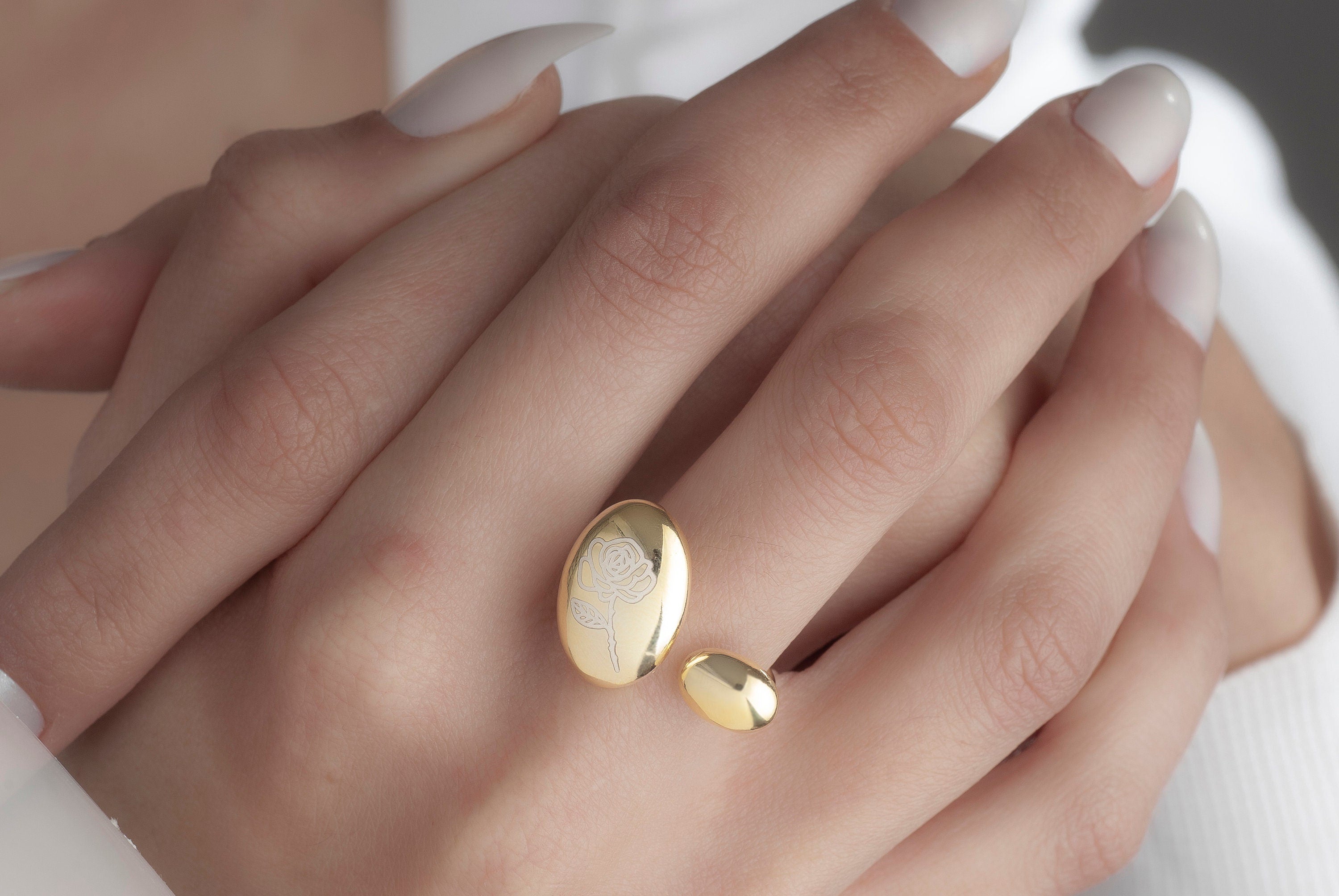 14K Gold Chunky Birth flower Ring, Adjustable Ring, Birth Flower Jewelry, Dome Ring, Big Chunky Band Ring, Shiny Bombe Ring, Stackable Ring