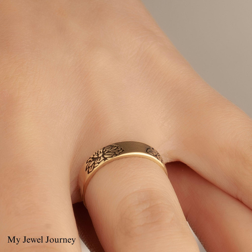 14K Gold Birthflower Ring, Mother Birth Flower Ring, Custom Engraved Floral Band Ring, Personalized Family Ring, Christmas Gift