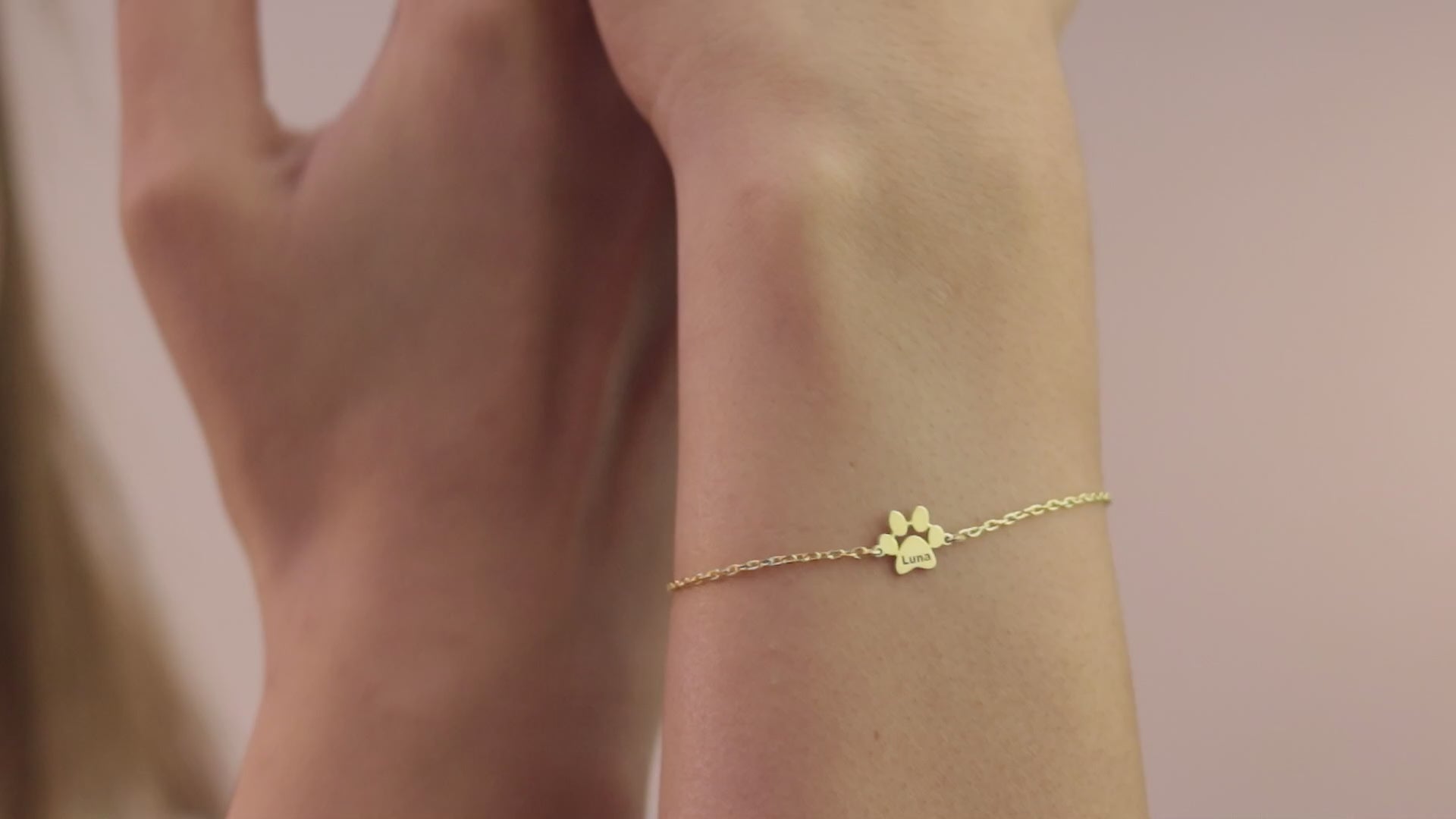 Custom pet bracelet with one personalized paw charm