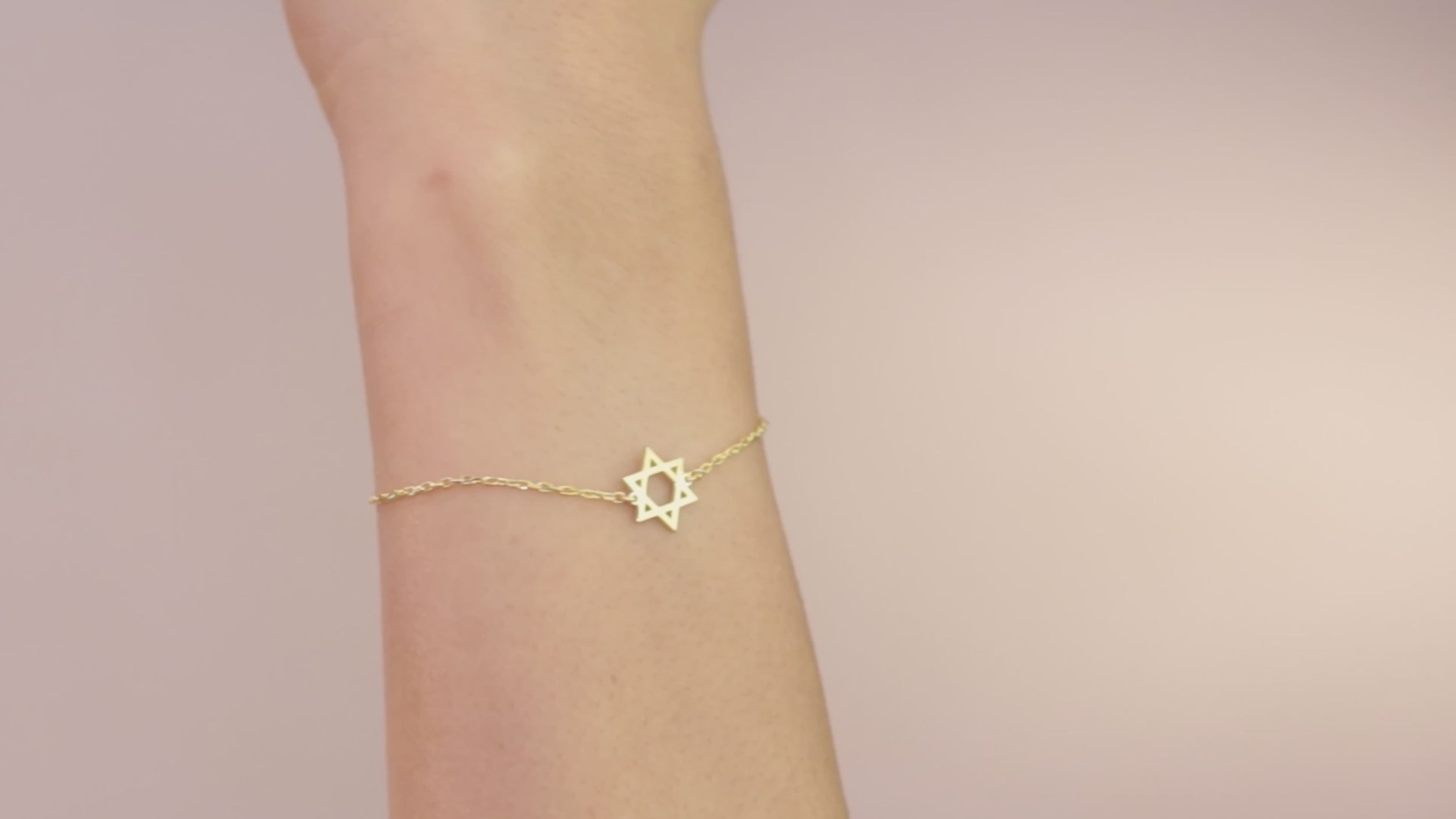 Dainty Jewish Star bracelet for everyday wear