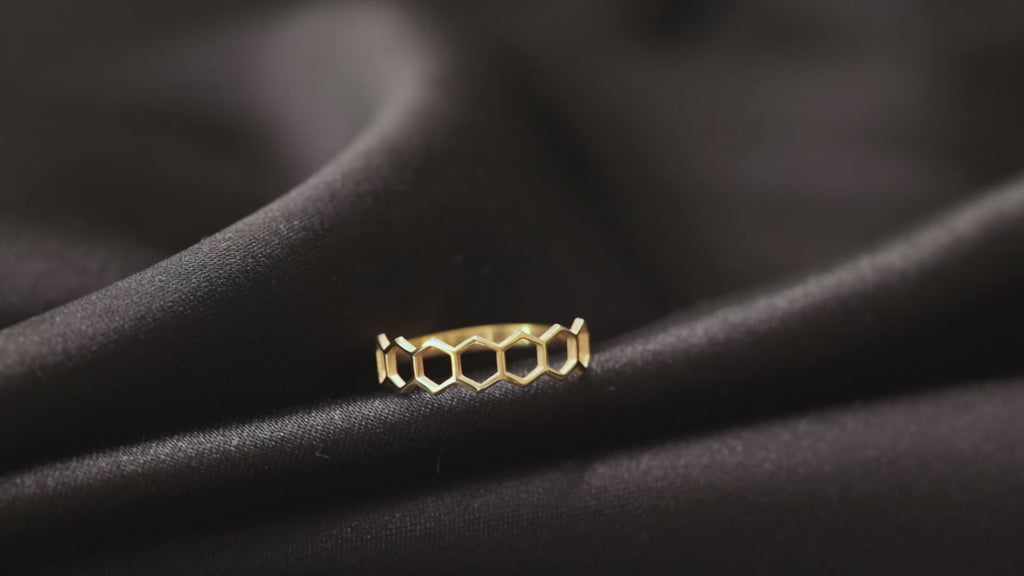 14K Gold Honeycomb Ring – Dainty Geometric Bee Ring
